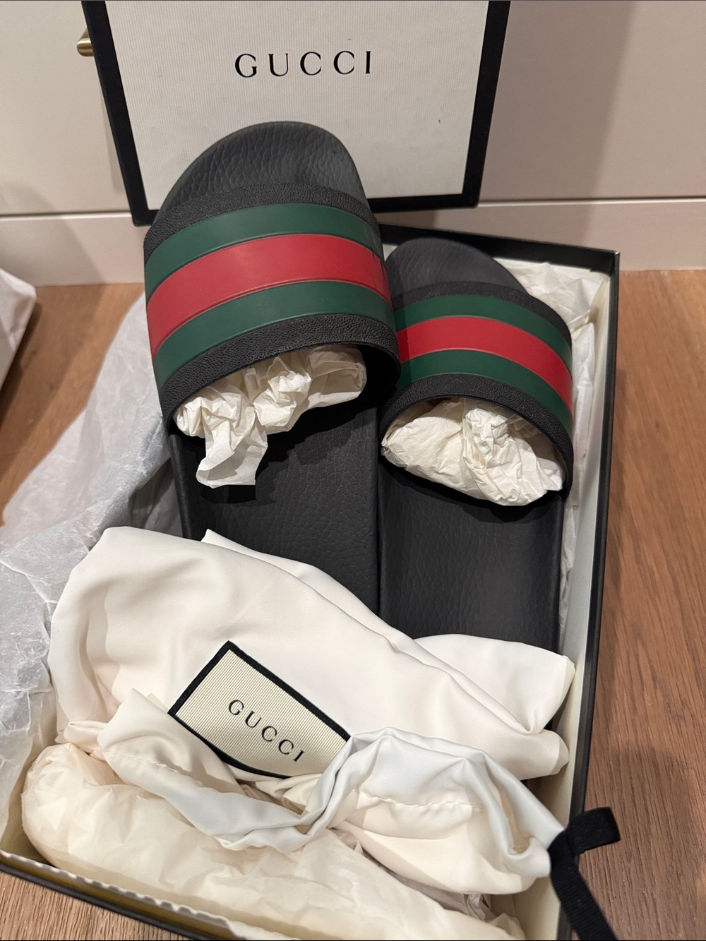 Gucci pursuit 75.  Authentic.  Box and shoe bags included